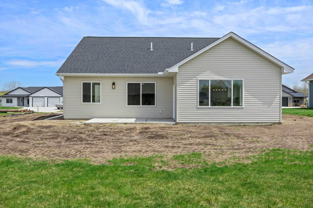 216 10th Avenue NE Hutchinson, MN 55350