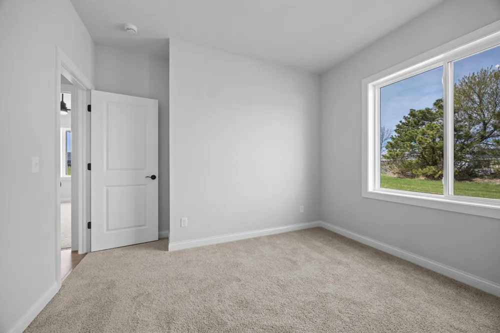 216 10th Avenue NE Hutchinson, MN 55350