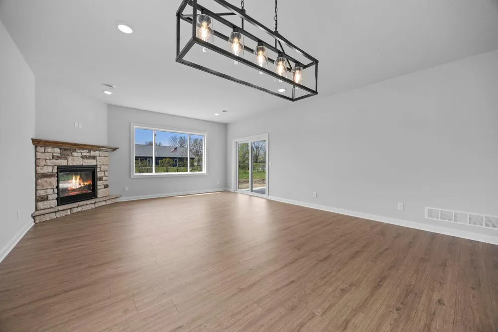 216 10th Avenue NE Hutchinson, MN 55350