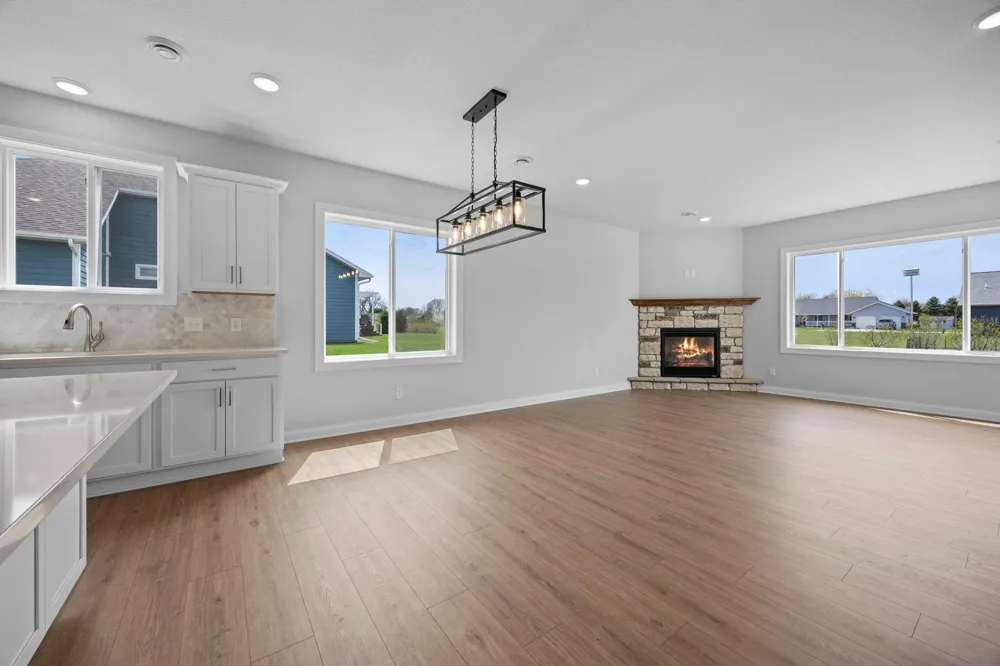 216 10th Avenue NE Hutchinson, MN 55350