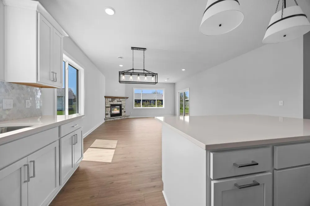 216 10th Avenue NE Hutchinson, MN 55350