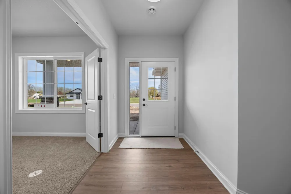 216 10th Avenue NE Hutchinson, MN 55350