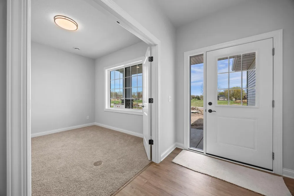 216 10th Avenue NE Hutchinson, MN 55350