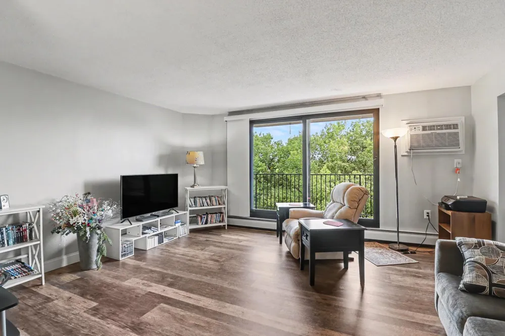 6500 Woodlake Drive #506 Richfield, MN 55423