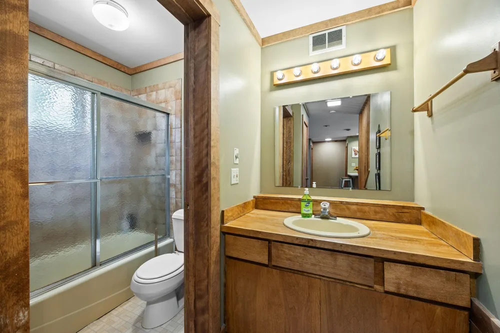 6093 County 24 Boulevard Cannon Falls, MN 55009