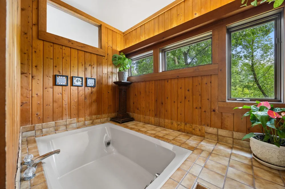 6093 County 24 Boulevard Cannon Falls, MN 55009