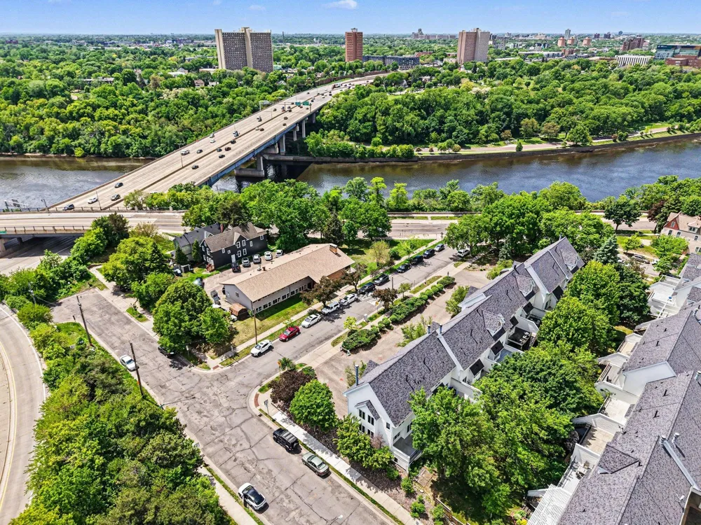 921 Dartmouth Avenue SE Minneapolis, MN 55414