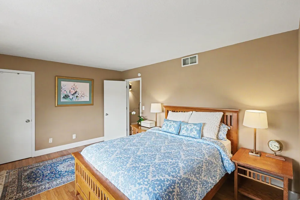 921 Dartmouth Avenue SE Minneapolis, MN 55414