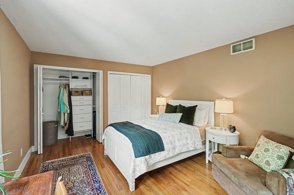 921 Dartmouth Avenue SE Minneapolis, MN 55414