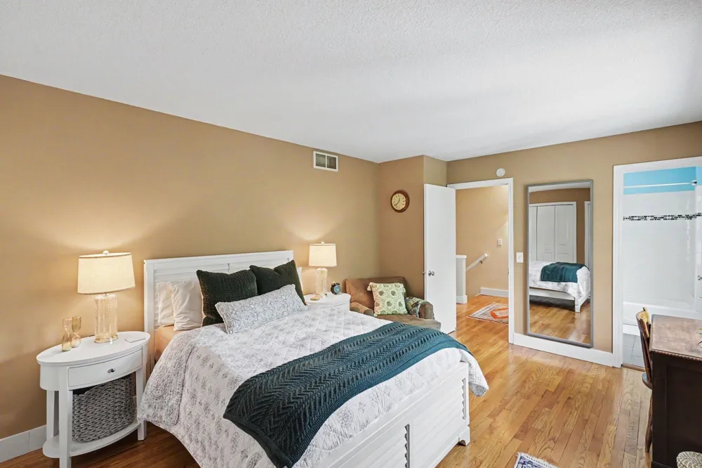 921 Dartmouth Avenue SE Minneapolis, MN 55414