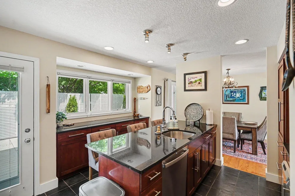 921 Dartmouth Avenue SE Minneapolis, MN 55414