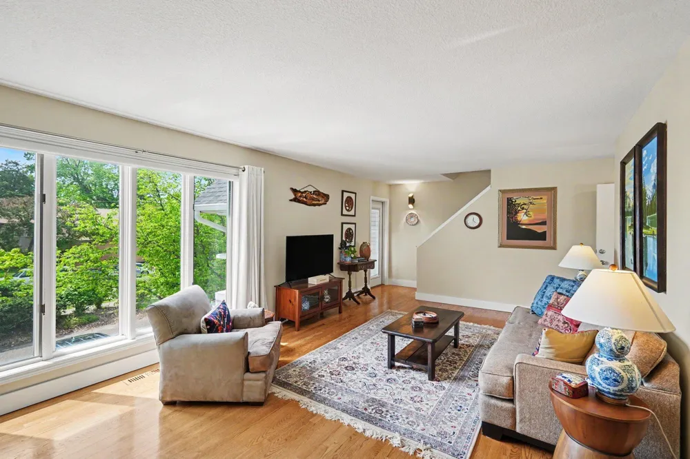 921 Dartmouth Avenue SE Minneapolis, MN 55414