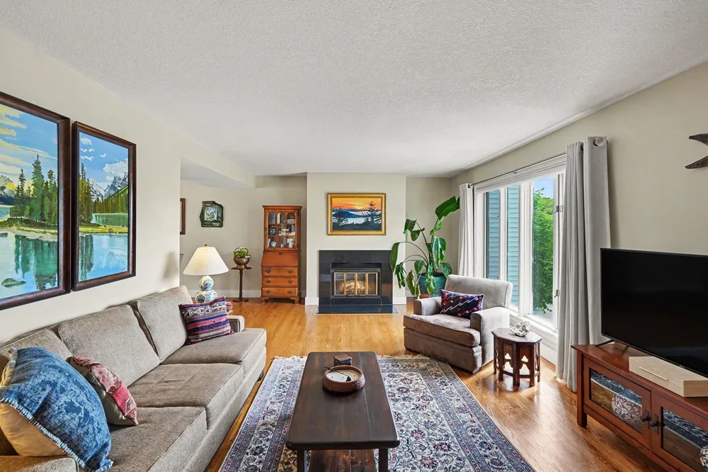 921 Dartmouth Avenue SE Minneapolis, MN 55414