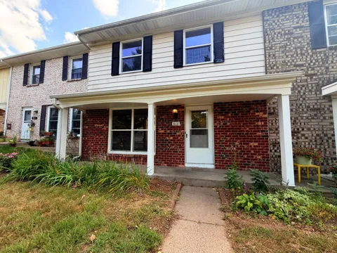 868 Wescott Square