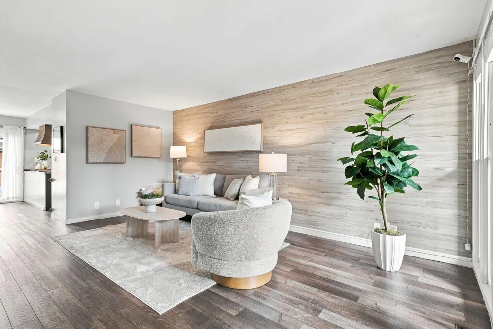 6399 Barrie Road Edina, MN 55435