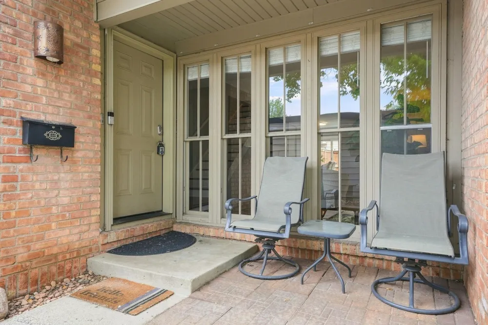 6399 Barrie Road Edina, MN 55435