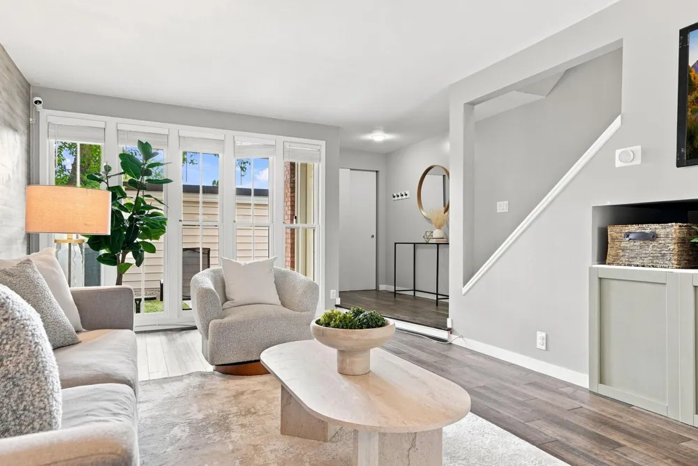 6399 Barrie Road Edina, MN 55435