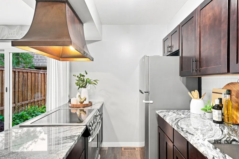 6399 Barrie Road Edina, MN 55435