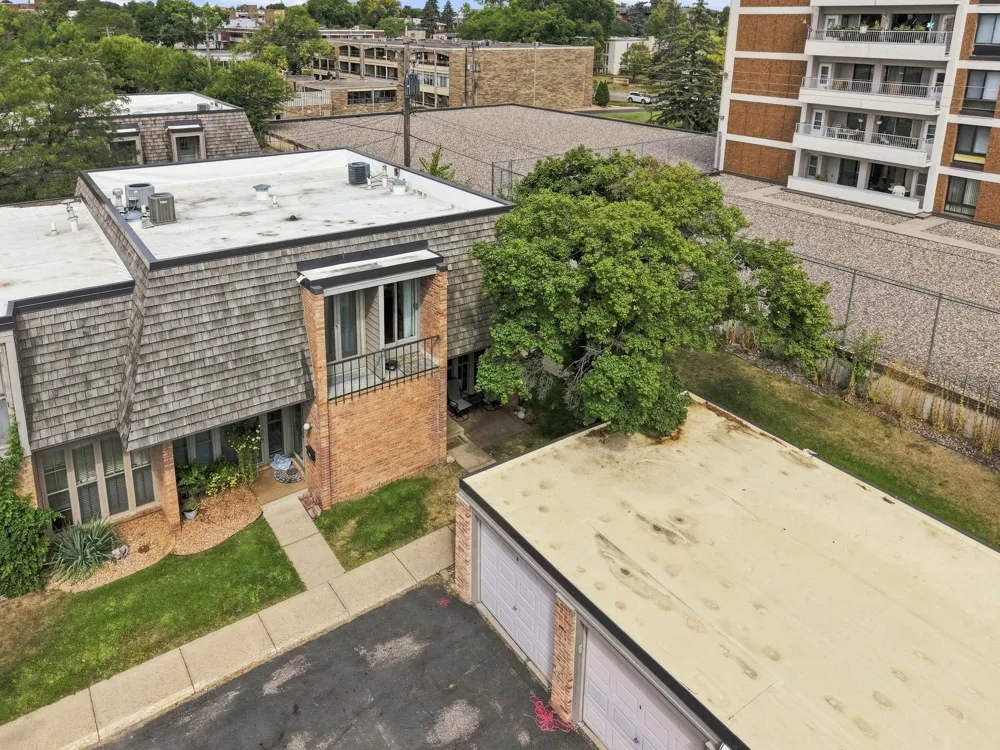 6399 Barrie Road Edina, MN 55435