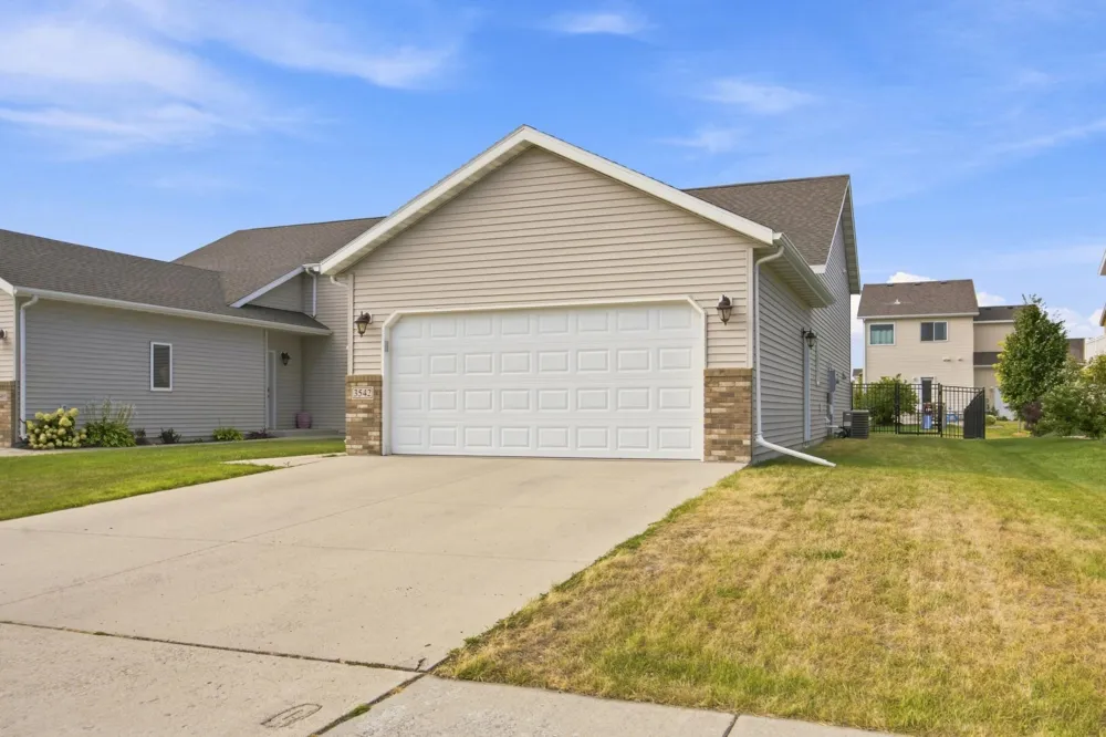 3542 23rd Avenue S Moorhead, MN 56560