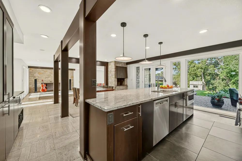 1061 Plummer Lane SW Rochester, MN 55902