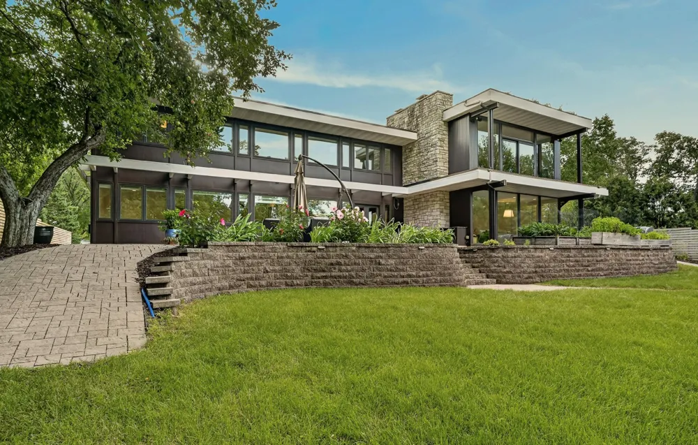 1061 Plummer Lane SW Rochester, MN 55902