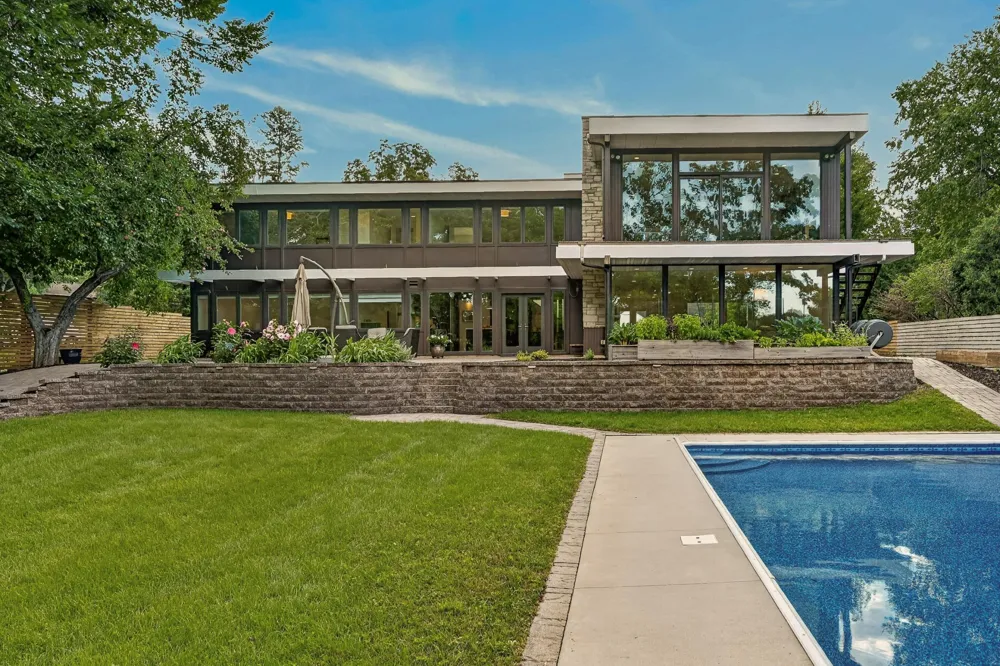 1061 Plummer Lane SW Rochester, MN 55902