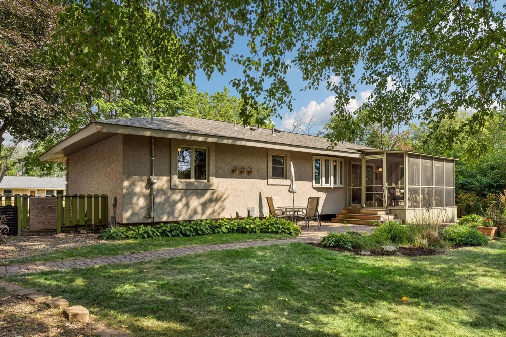 12718 Dupont Avenue S Burnsville, MN 55337