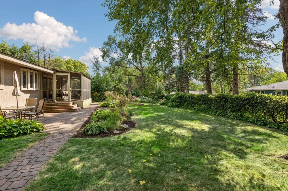 12718 Dupont Avenue S Burnsville, MN 55337