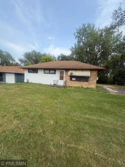 2594 Fairview Avenue