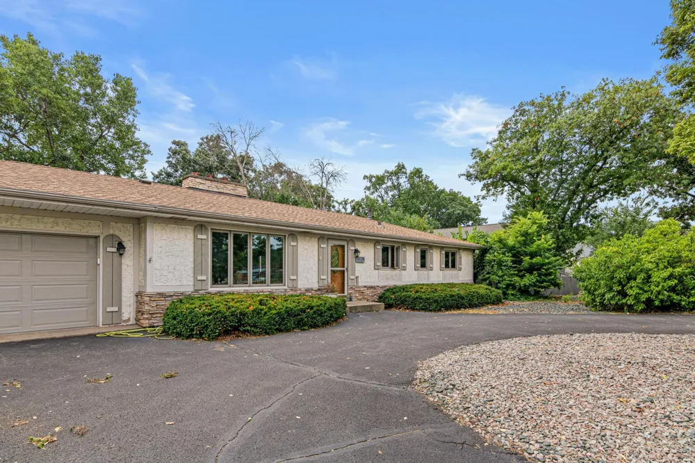 9339 Cedar Lake Road S Saint Louis Park, MN 55426