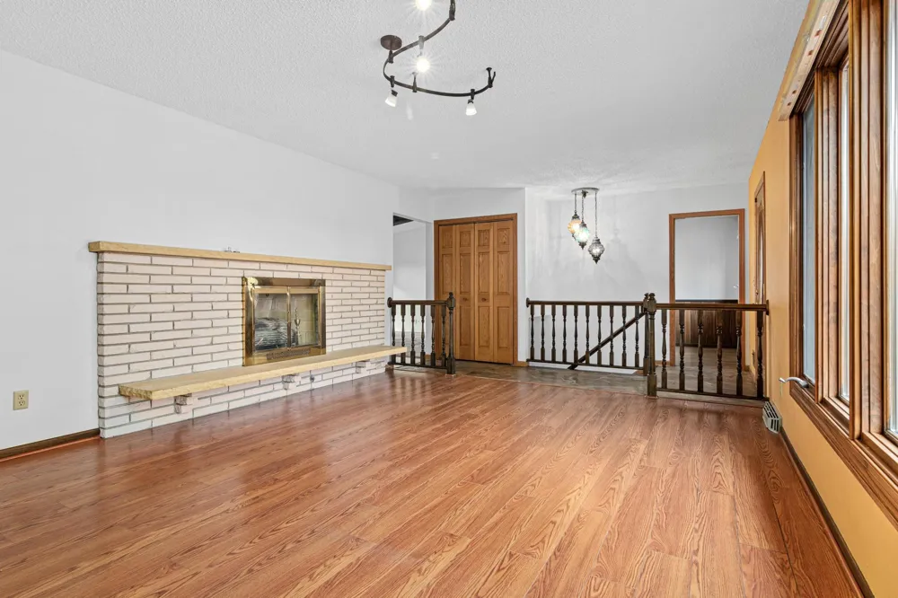 9339 Cedar Lake Road S Saint Louis Park, MN 55426