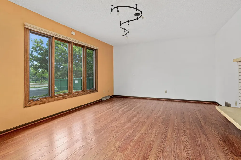 9339 Cedar Lake Road S Saint Louis Park, MN 55426