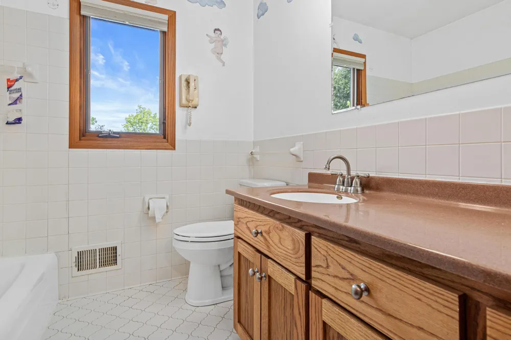 9339 Cedar Lake Road S Saint Louis Park, MN 55426