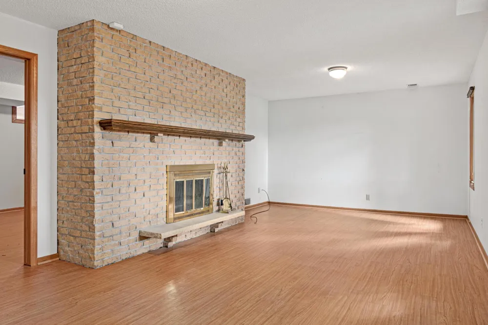 9339 Cedar Lake Road S Saint Louis Park, MN 55426