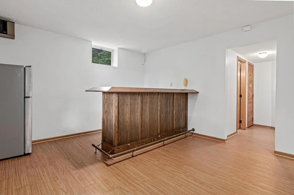 9339 Cedar Lake Road S Saint Louis Park, MN 55426