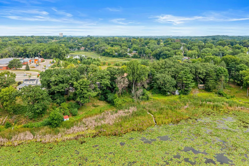 9339 Cedar Lake Road S Saint Louis Park, MN 55426