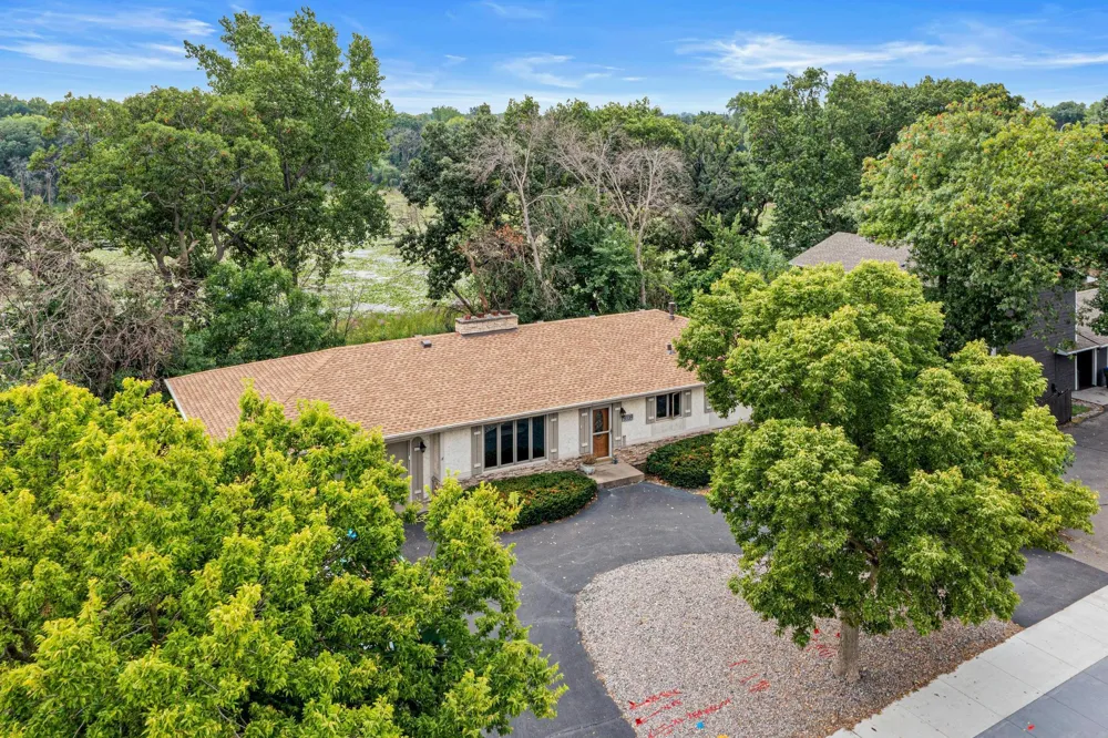 9339 Cedar Lake Road S Saint Louis Park, MN 55426