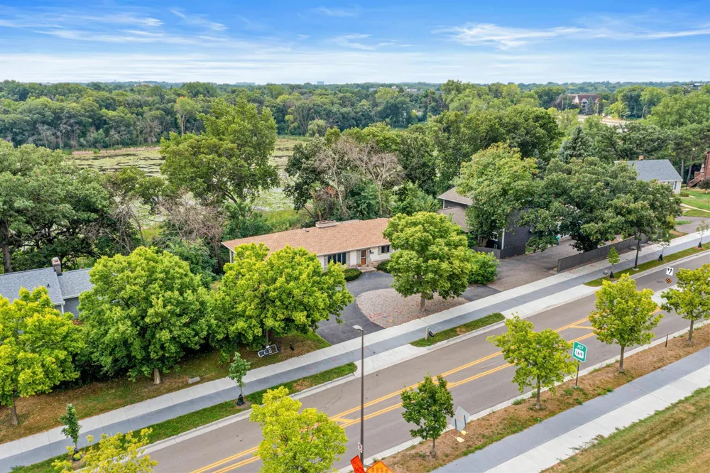 9339 Cedar Lake Road S Saint Louis Park, MN 55426