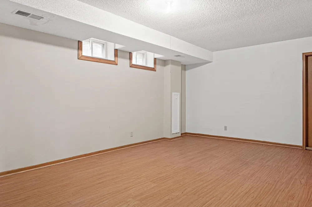 9339 Cedar Lake Road S Saint Louis Park, MN 55426