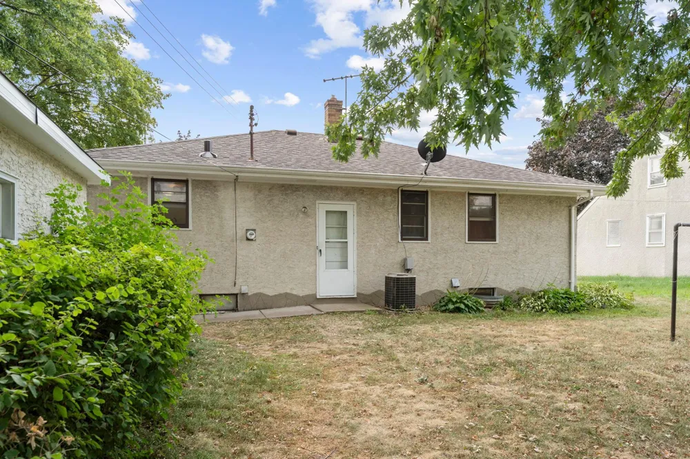 238 Macarthur Street W South Saint Paul, MN 55075