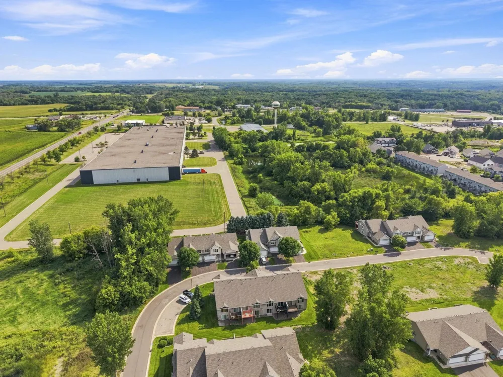 7606 Red Fox Trail Greenfield, MN 55373