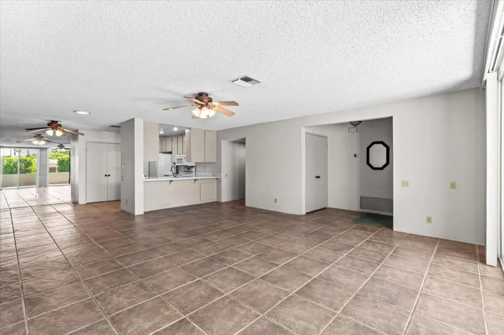 2620 Whitewater Club Drive #D Palm Springs, CA 92262
