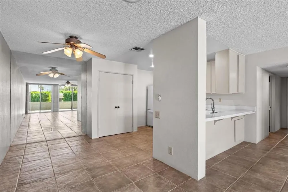 2620 Whitewater Club Drive #D Palm Springs, CA 92262