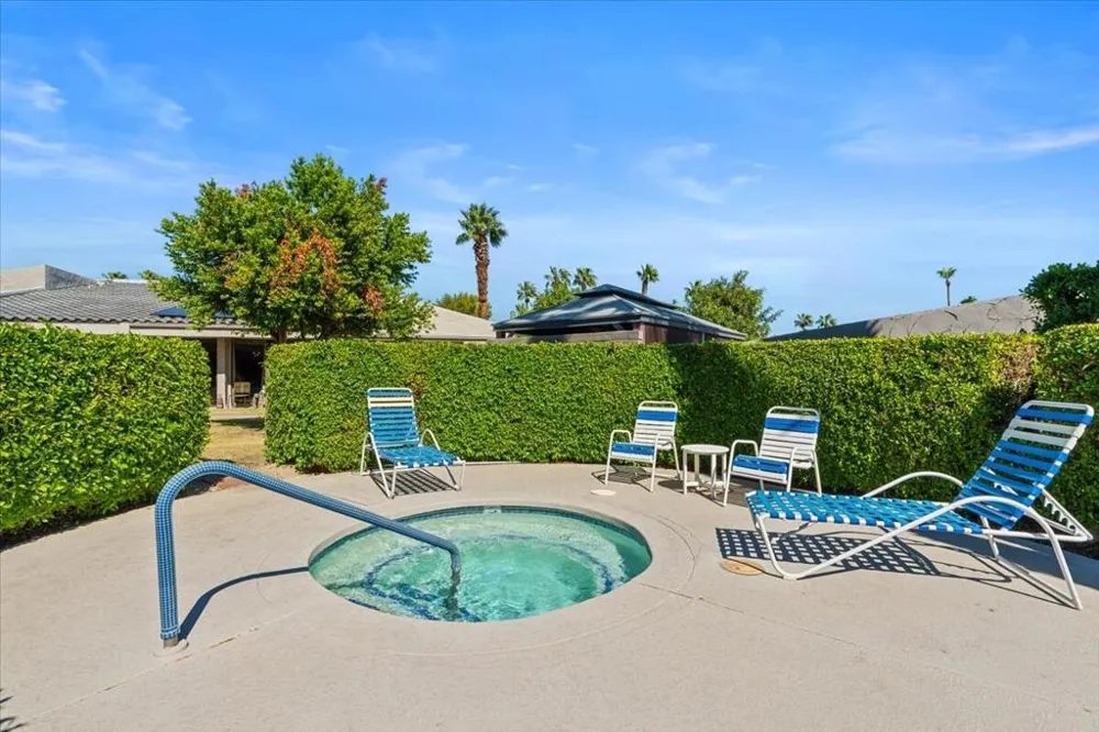 2620 Whitewater Club Drive #D Palm Springs, CA 92262
