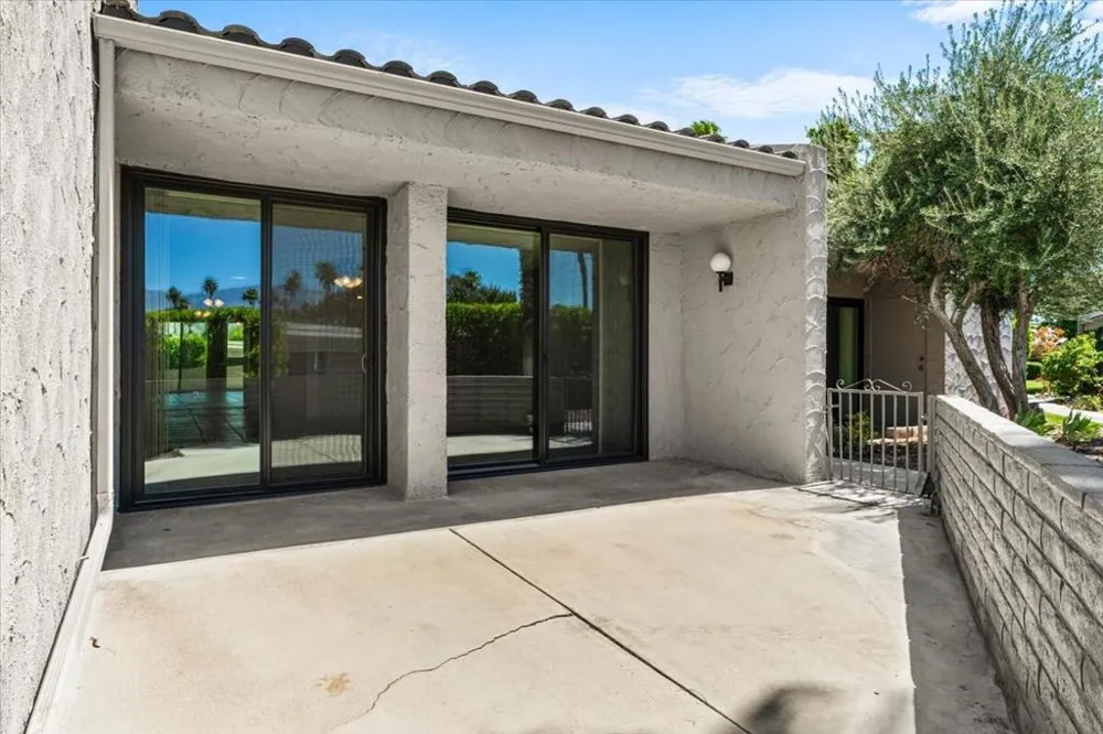 2620 Whitewater Club Drive #D Palm Springs, CA 92262