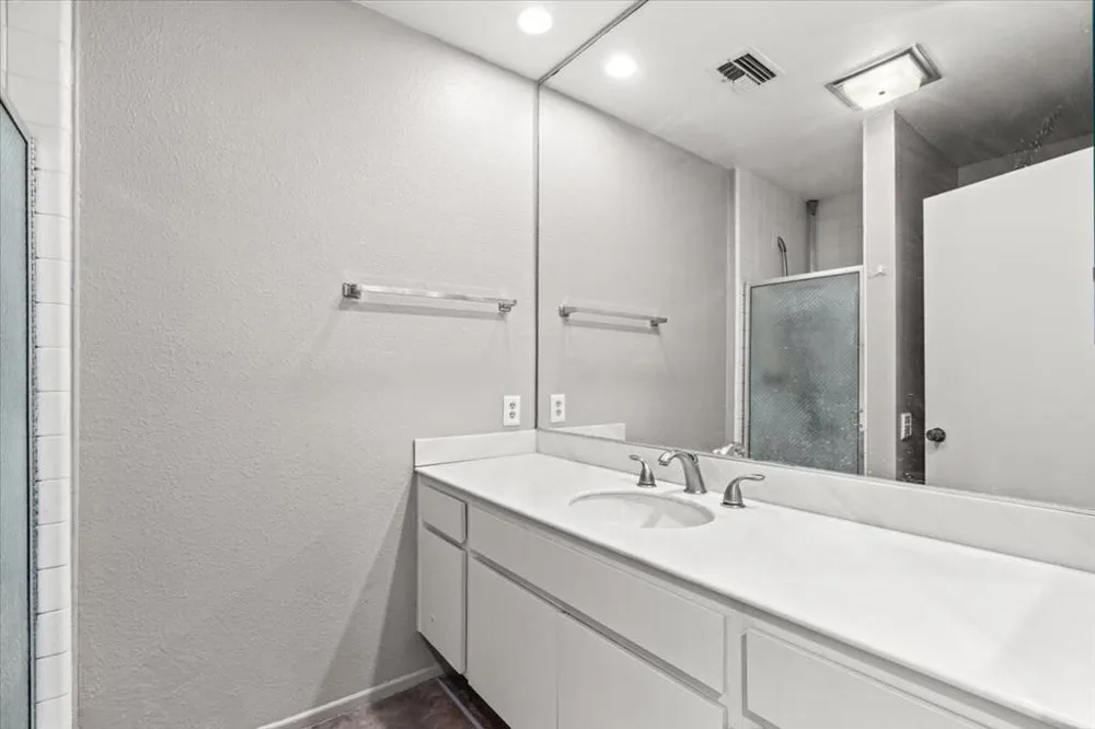 2620 Whitewater Club Drive #D Palm Springs, CA 92262