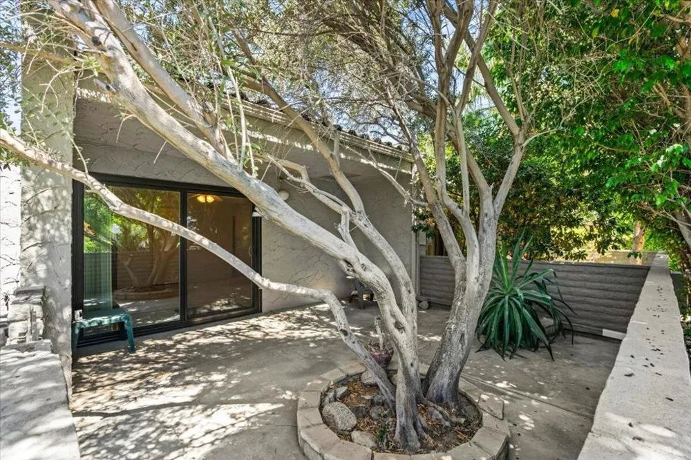 2620 Whitewater Club Drive #D Palm Springs, CA 92262