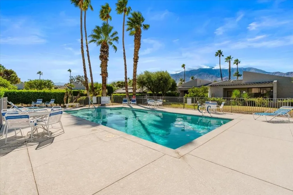 2620 Whitewater Club Drive #D Palm Springs, CA 92262