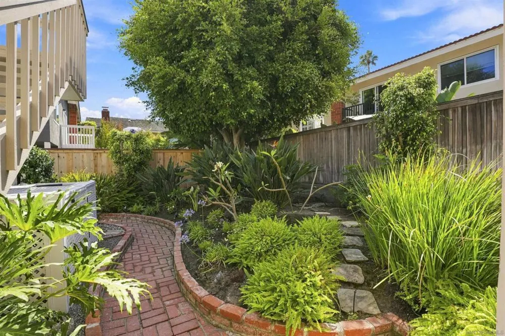 22 Catspaw Cape Coronado, CA 92118